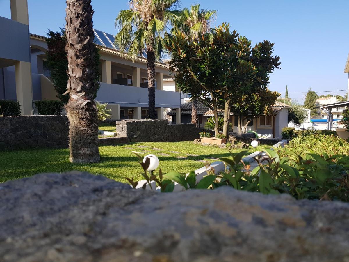 Asteraki Aparthotel Γουβιά Εξωτερικό φωτογραφία