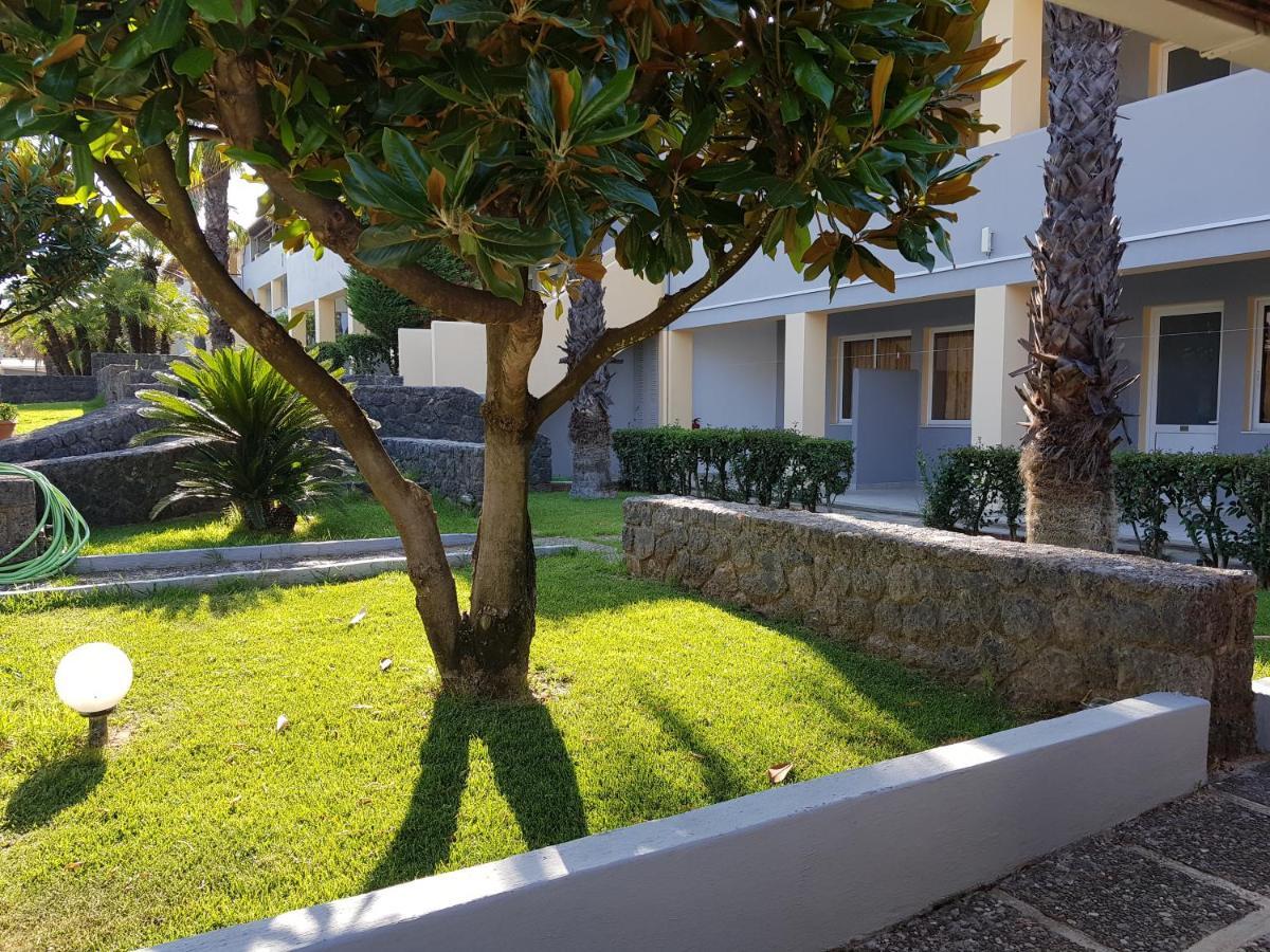 Asteraki Aparthotel Γουβιά Εξωτερικό φωτογραφία