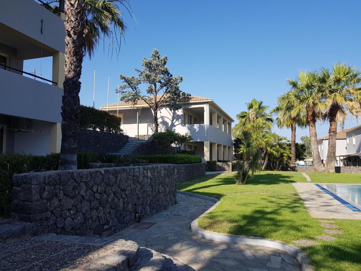 Asteraki Aparthotel Γουβιά Εξωτερικό φωτογραφία